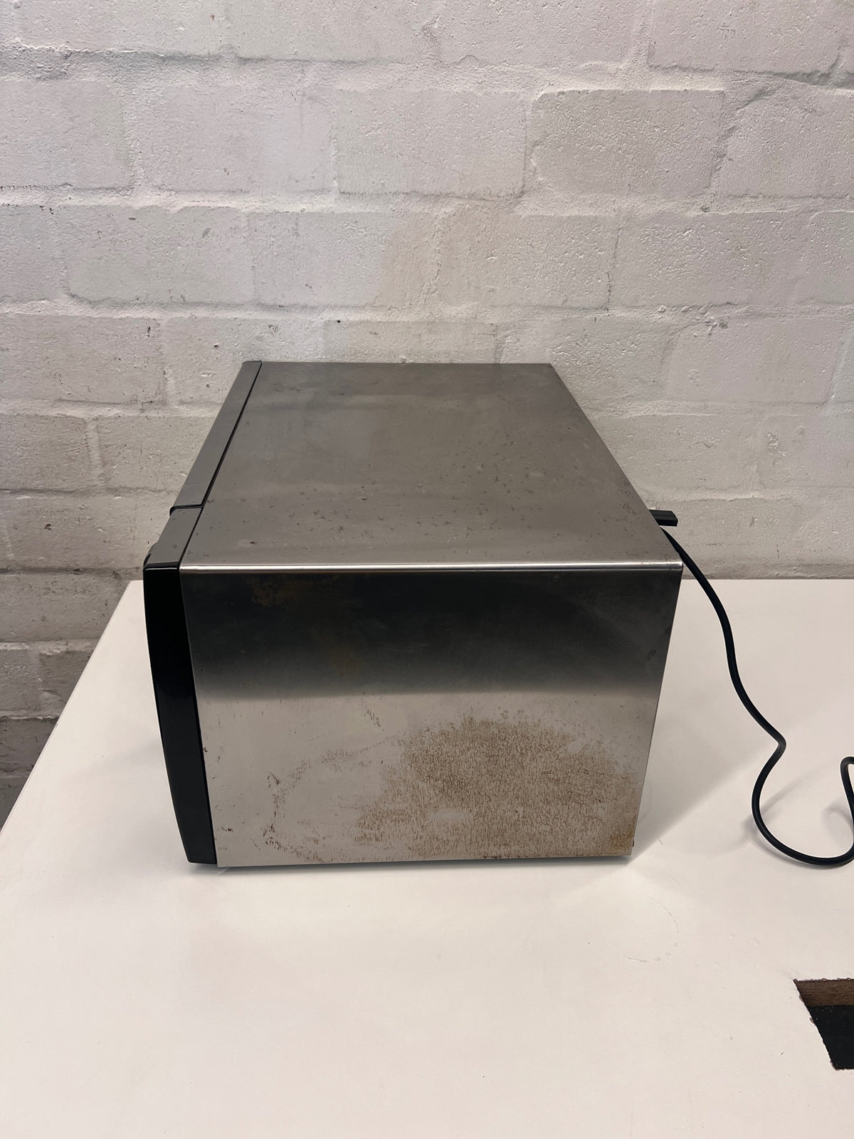 Silver 40L Samsung Microwave — Does Not Heat Up – condition detail
