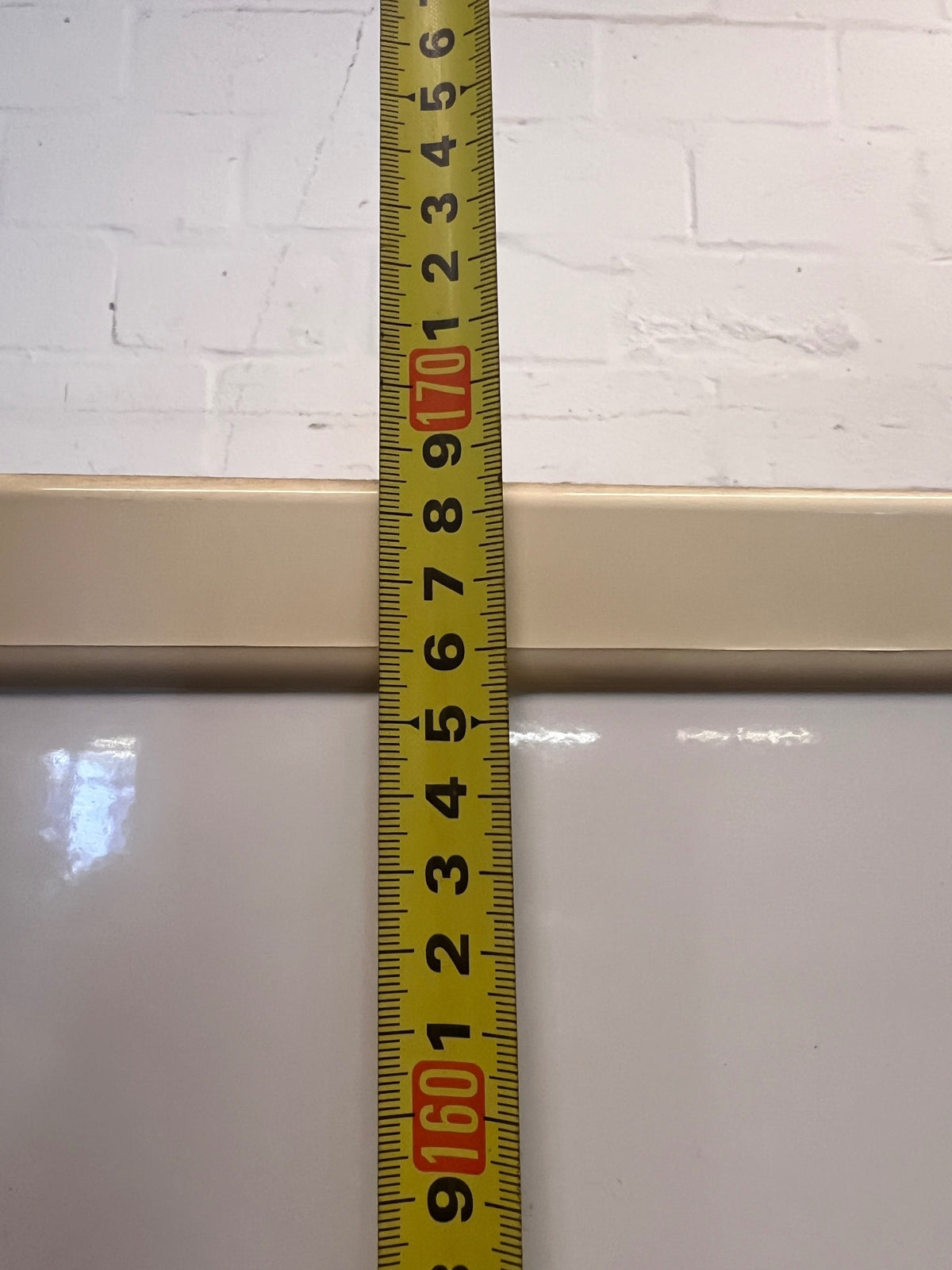Whirlpool White Upright Freezer – height measurement
