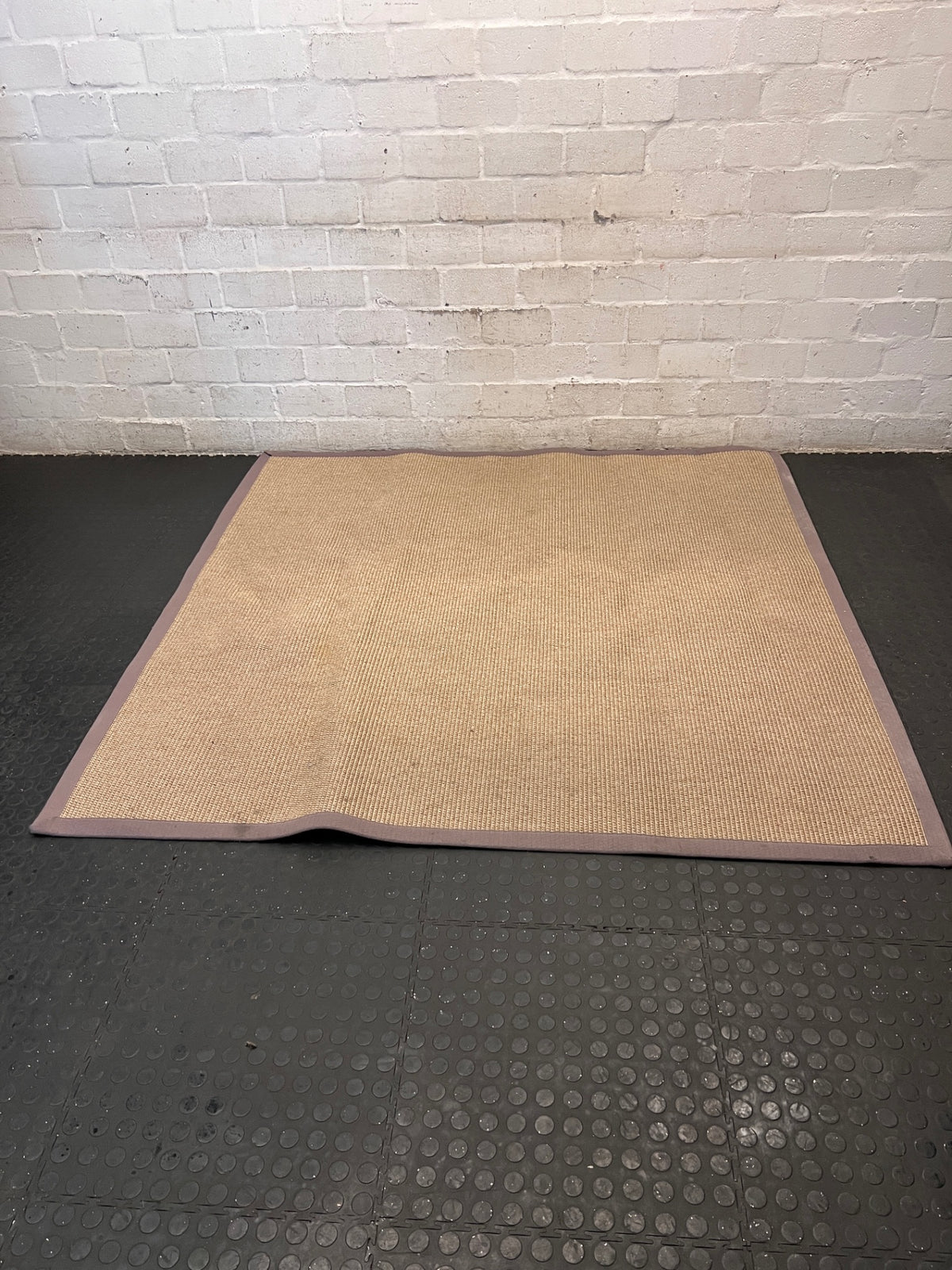Woven Brown Square Area Rug with Fabric Border – condition detail