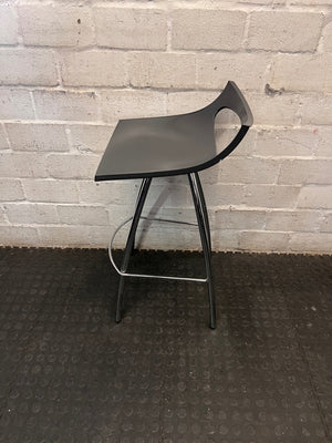 Modern Black Bar Stool with Chrome Legs – condition detail