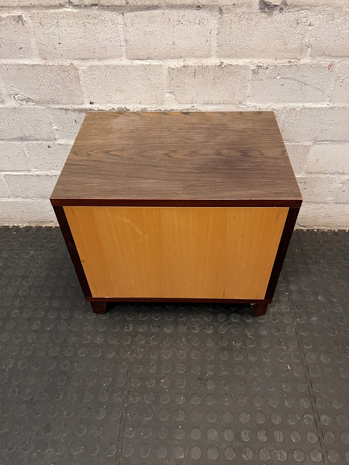 Dark Wood Finish Open Shelf Bedside Table – condition detail