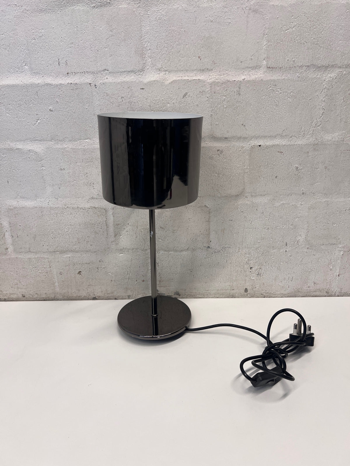 Modern Metallic Purple Table Lamp – main front view