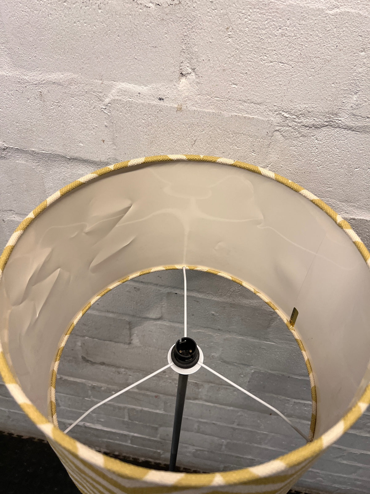Modern Floor Lamp with Yellow Chevron Shade – condition detail