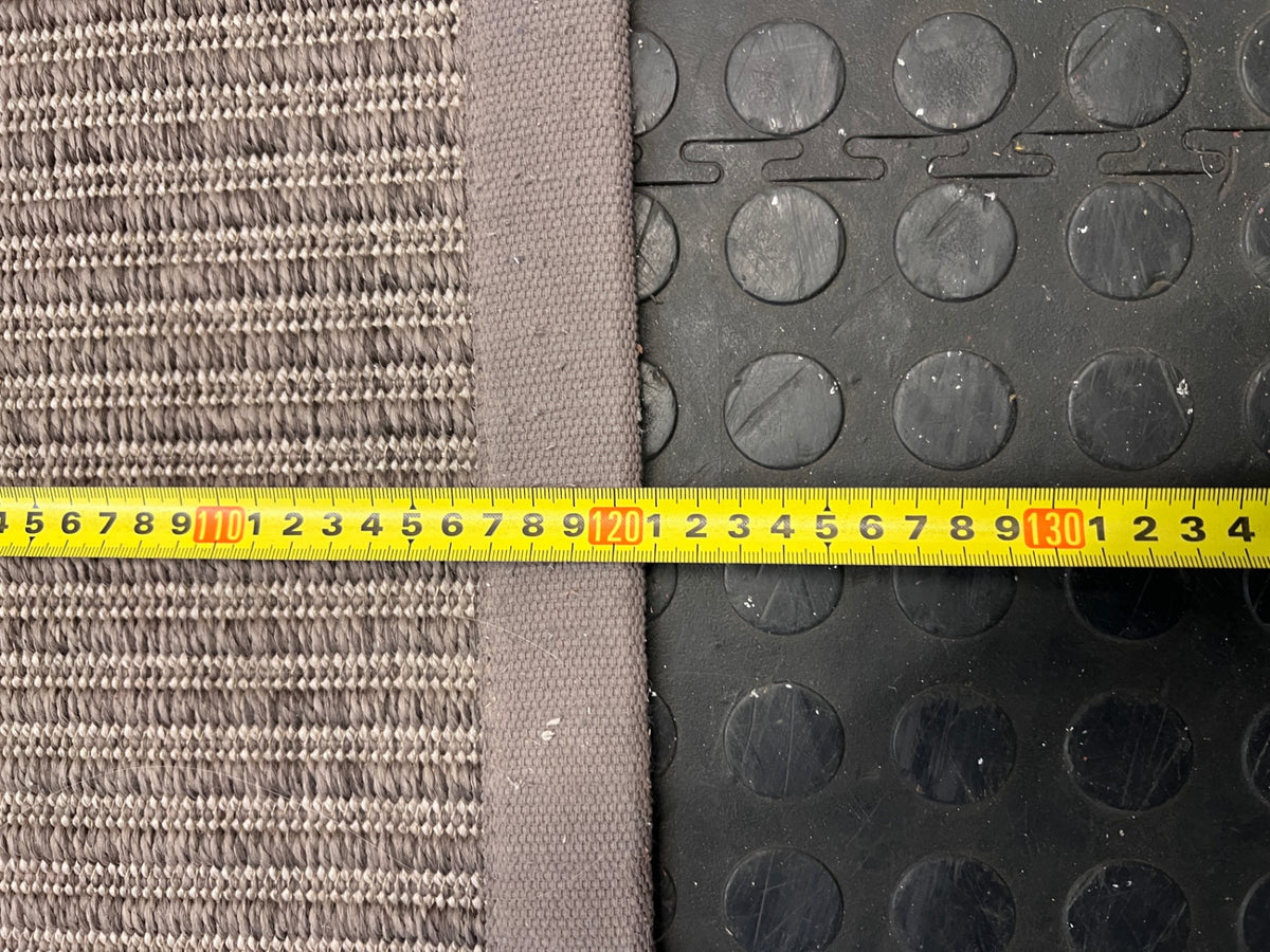 Grey Textured Flat-Weave Area Rug with Fabric Border – height measurement