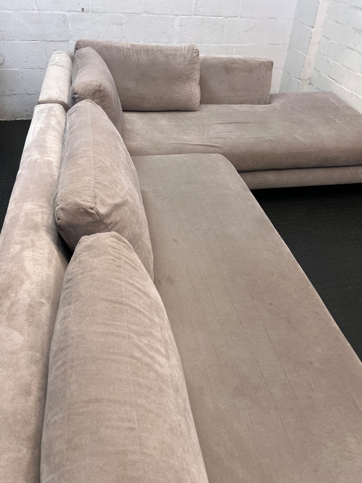 Grey L-Shape Corner Couch with Metallic Legs – top view