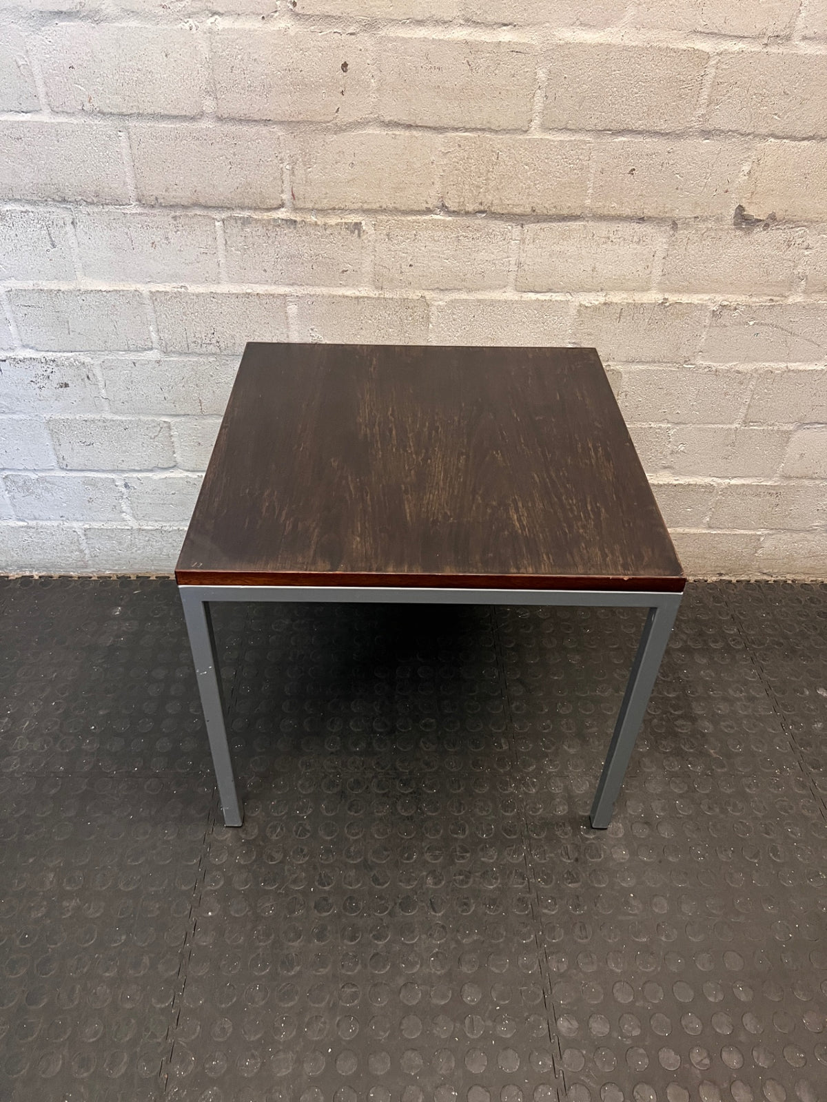 Square Dark Wood-Finish Side Table with Grey Metal Frame – condition detail