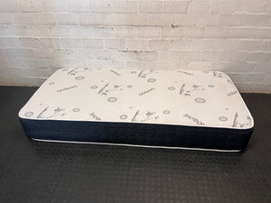 Single Bamboo Print Mattress by Bee & Bee – condition detail
