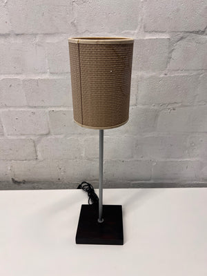 Modern Table Lamp with Woven Texture Shade – condition detail