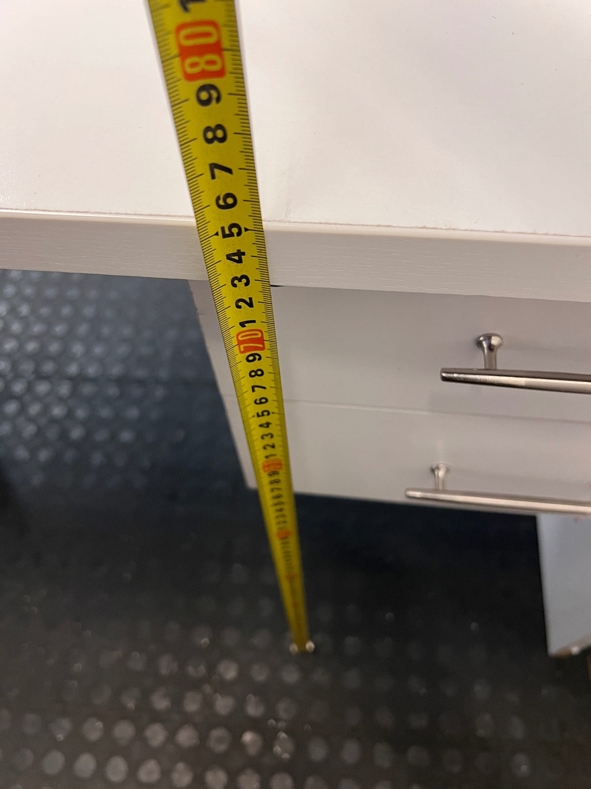White Office Desk with Drawers and Cable Port – height measurement
