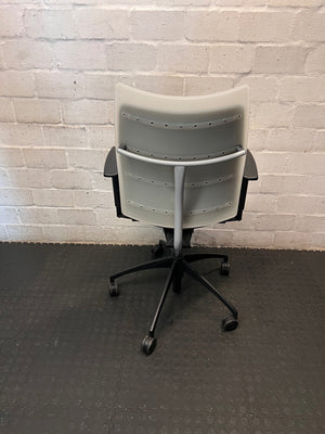 Grey and White Mid-Back Office Chair – condition detail
