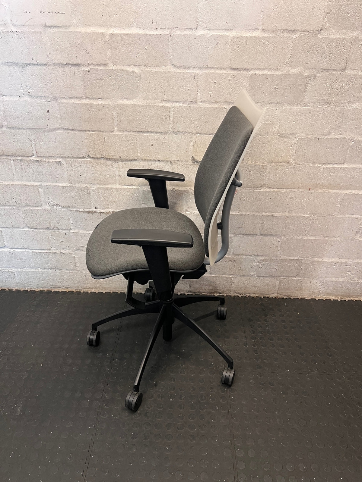Grey and White Mid-Back Office Chair – side view