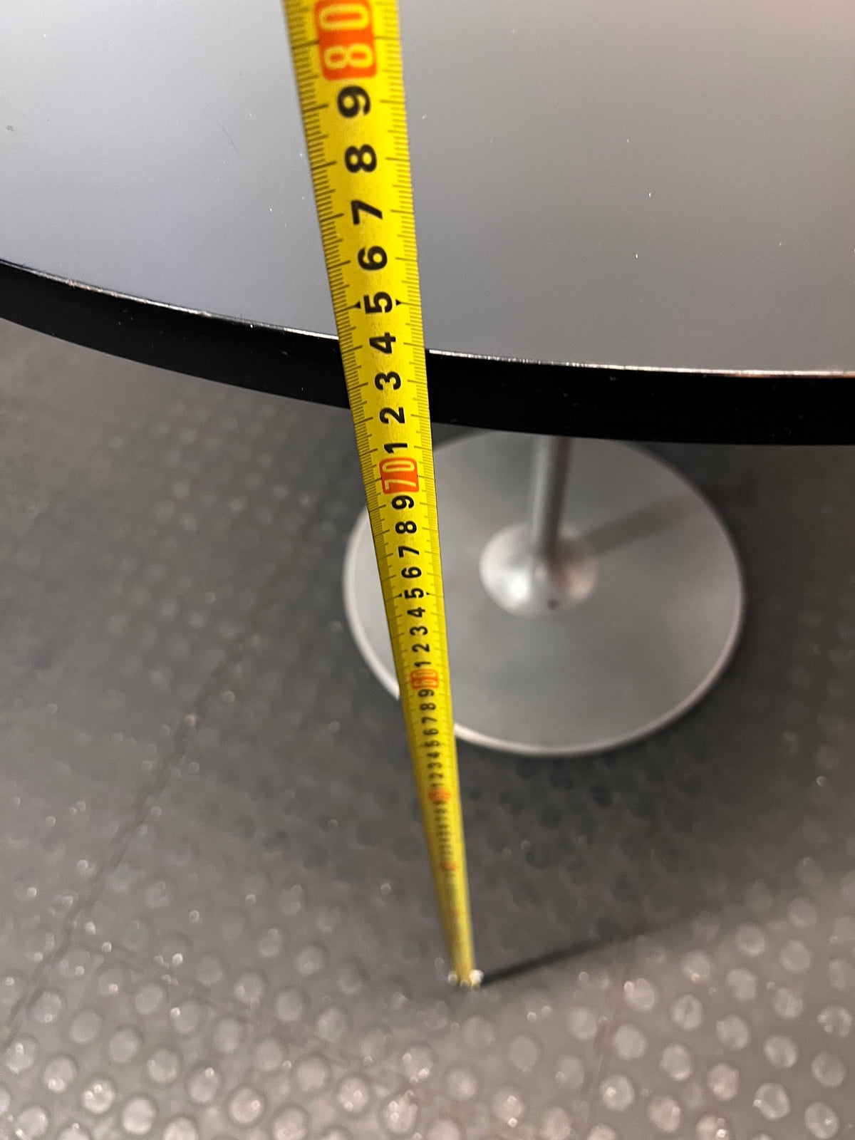 Round Black Table with Metallic Pedestal Base – height measurement