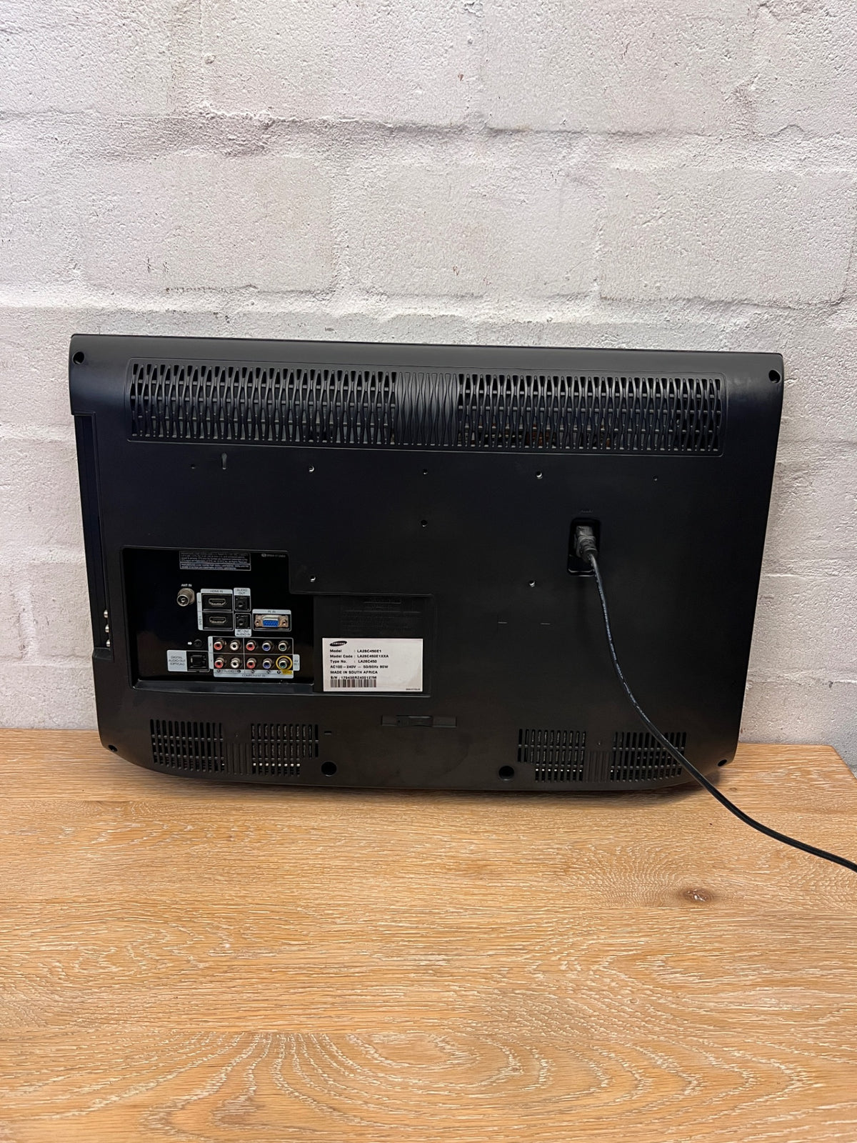 Samsung Black Gloss Television — Working Condition Without Stand or Remote – condition detail