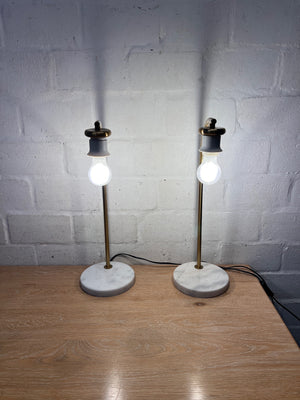 Minimalist Table Lamp with Marble-Effect Base – condition detail