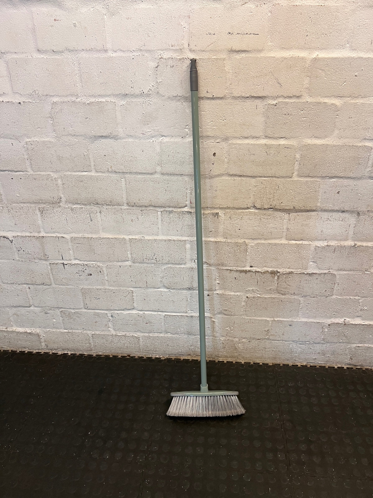 Grey Long-Handled Household Broom – condition detail