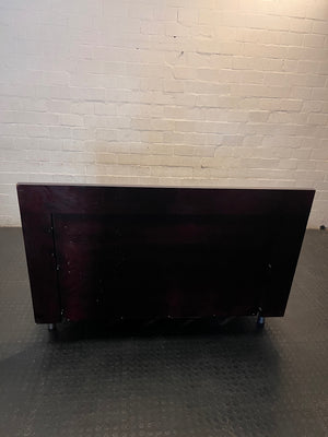 Mahogany-Finish Queen Platform Bed Frame – condition detail
