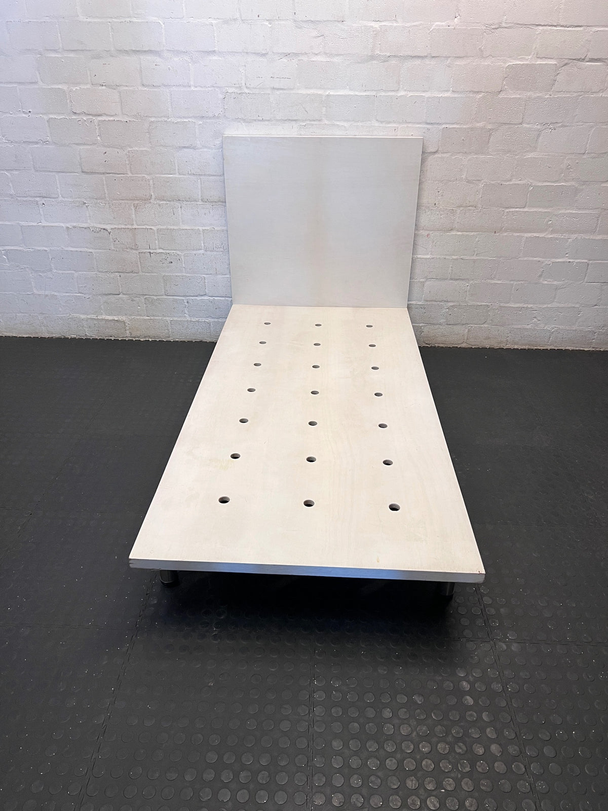Minimalist Single Bed Frame with Integrated Headboard – main front view