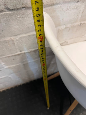 Modern White Bucket Chair with Wooden Legs – height measurement