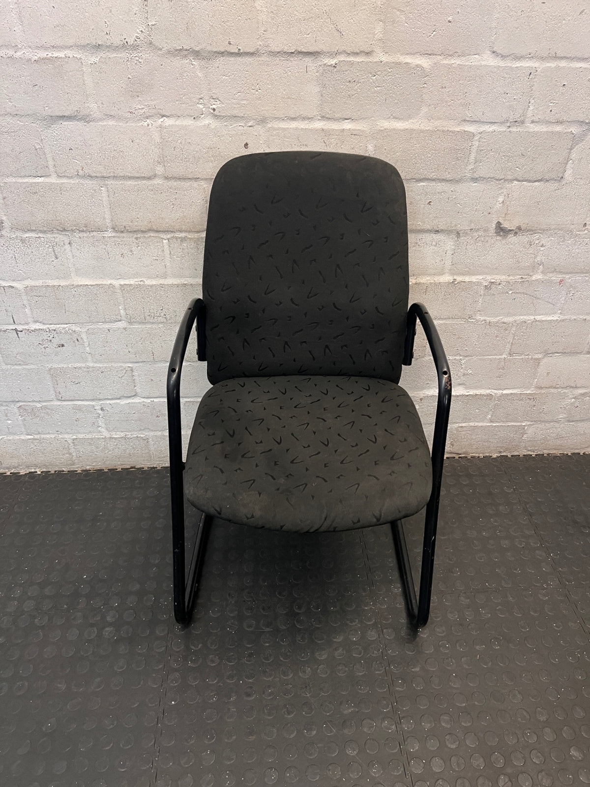 Patterned Fabric Office Visitor Chair with Metal Frame – main front view