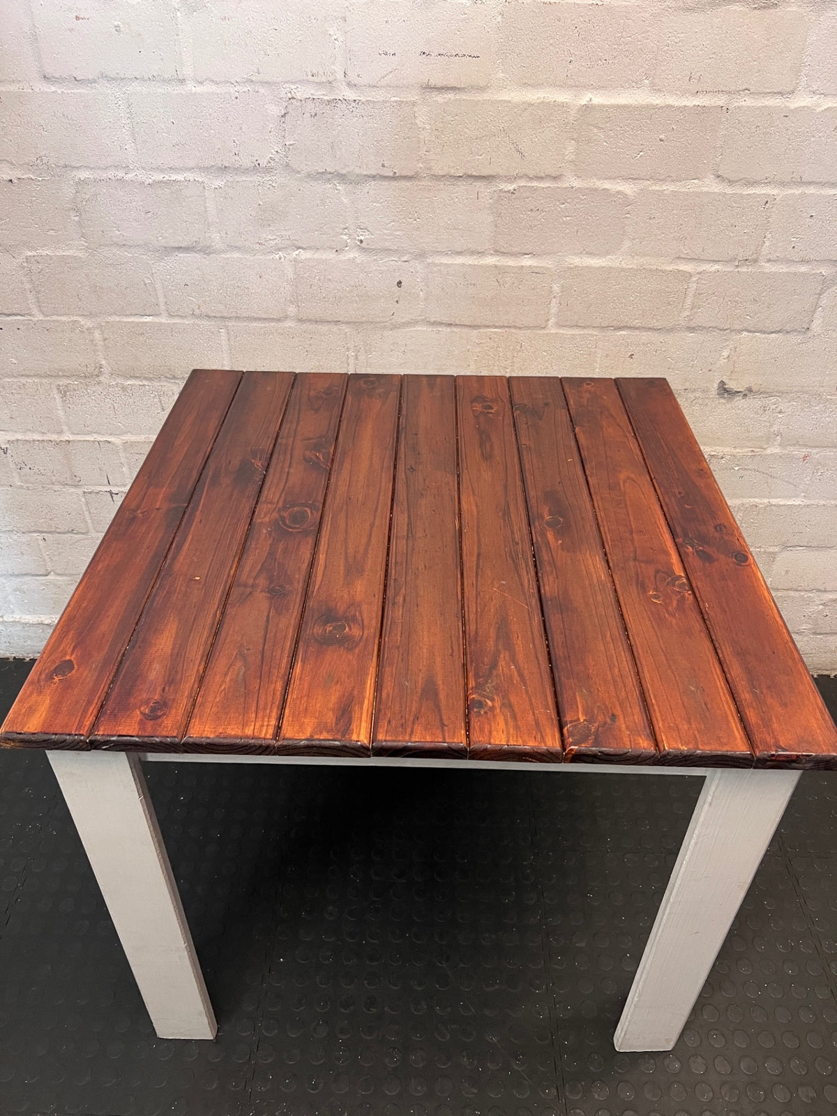 Two-Tone Square Wooden Dining Table – condition detail