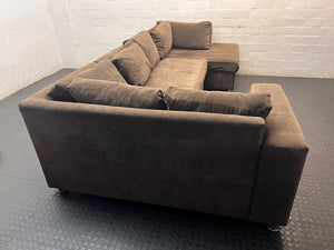 Brown Fabric U-Shape Couch with Daybed – condition detail