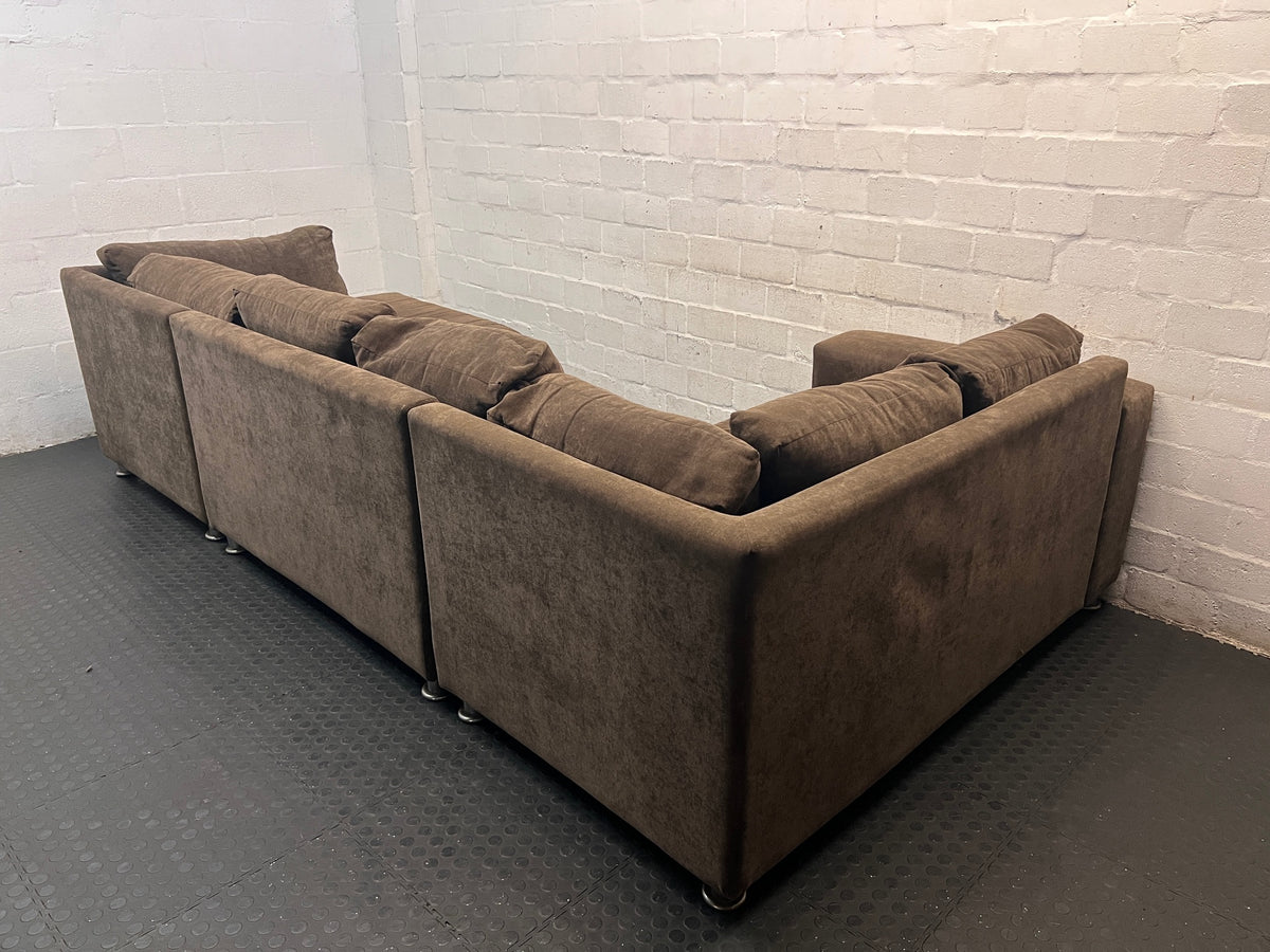 Brown Fabric U-Shape Couch with Daybed – top view