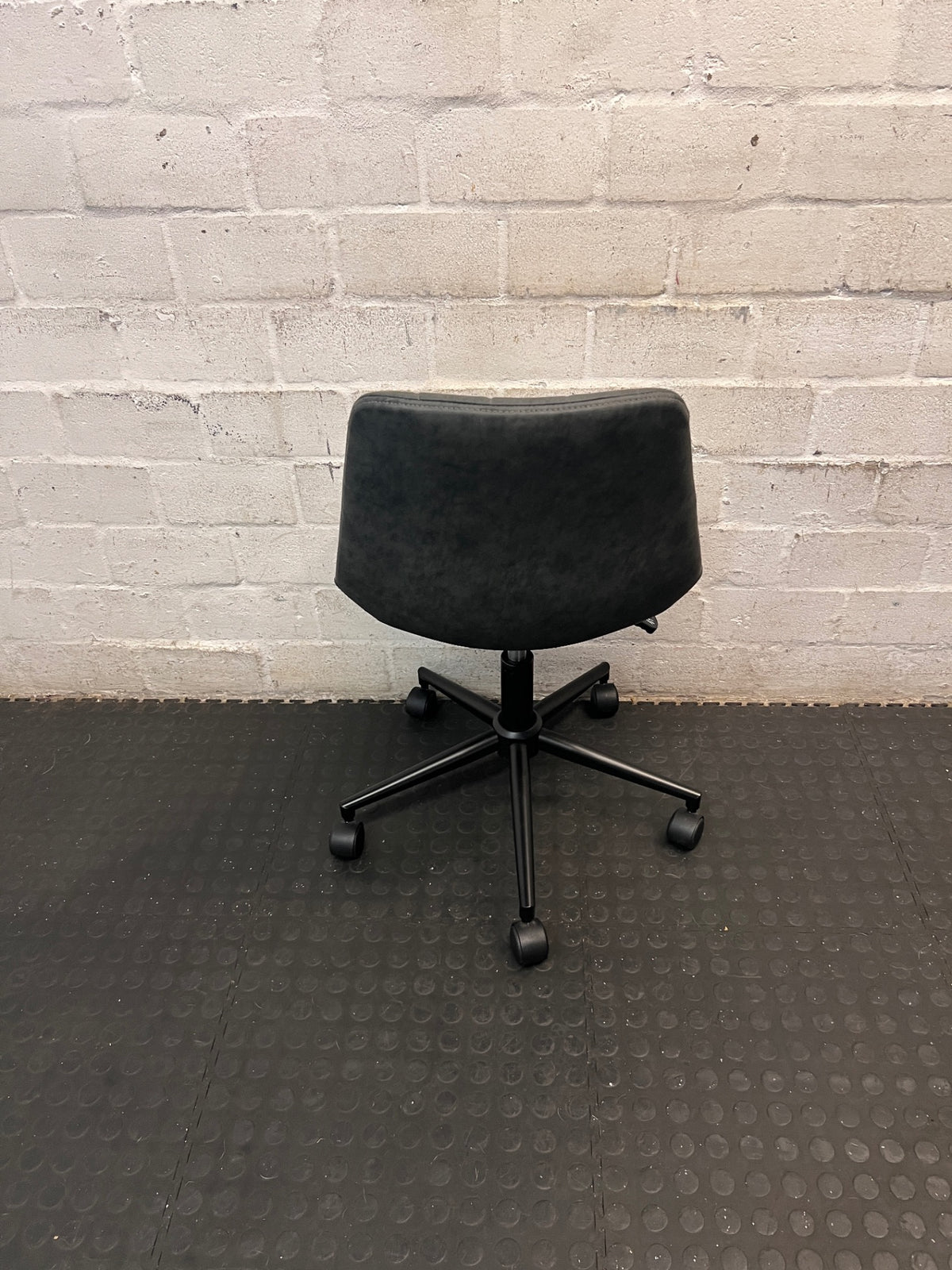 Dark Grey Mid-Back Armless Office Chair – condition detail