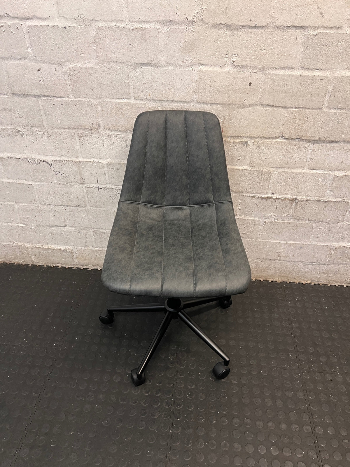 Dark Grey Mid-Back Armless Office Chair – main front view