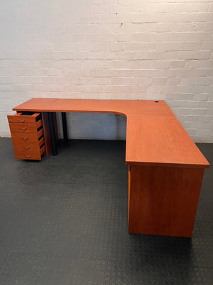 L-Shaped Office Desk with 4-Drawer Pedestal – condition detail