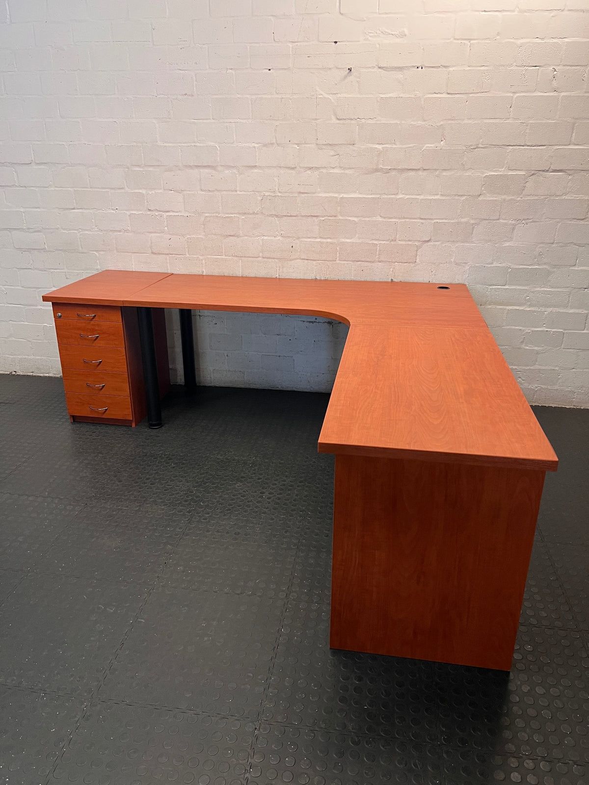 L-Shaped Office Desk with 4-Drawer Pedestal – main front view