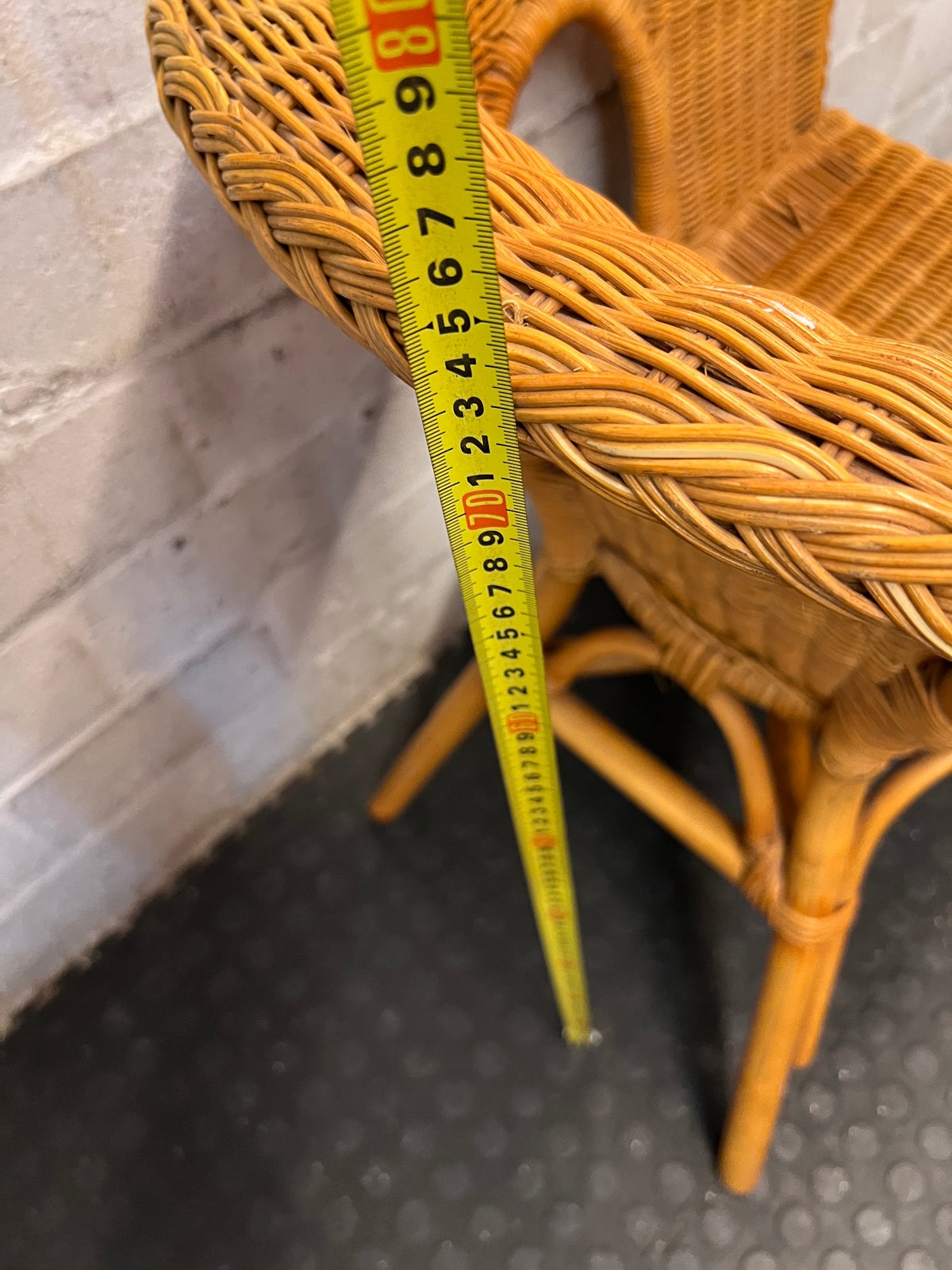 Woven Wicker Accent Chair with Curved Backrest – height measurement