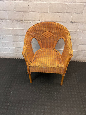 Woven Wicker Accent Chair with Curved Backrest – main front view