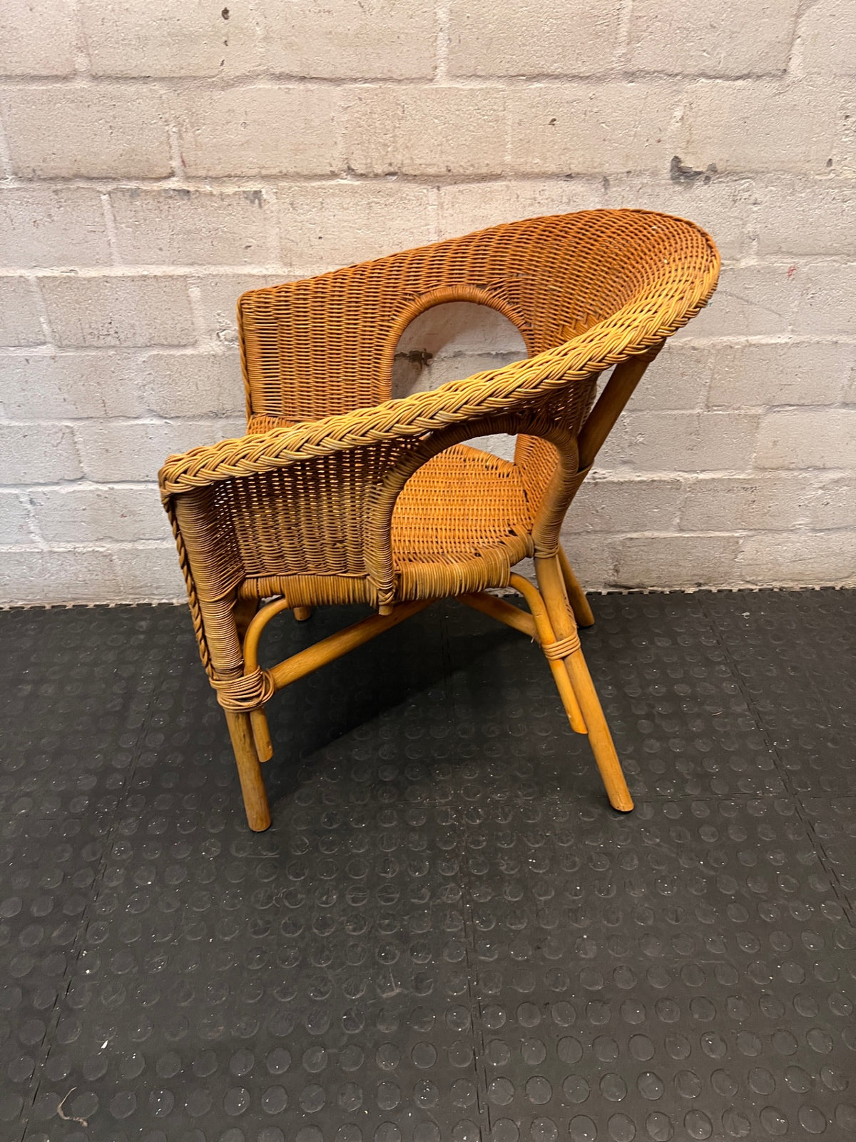 Woven Wicker Accent Chair with Curved Backrest – side view