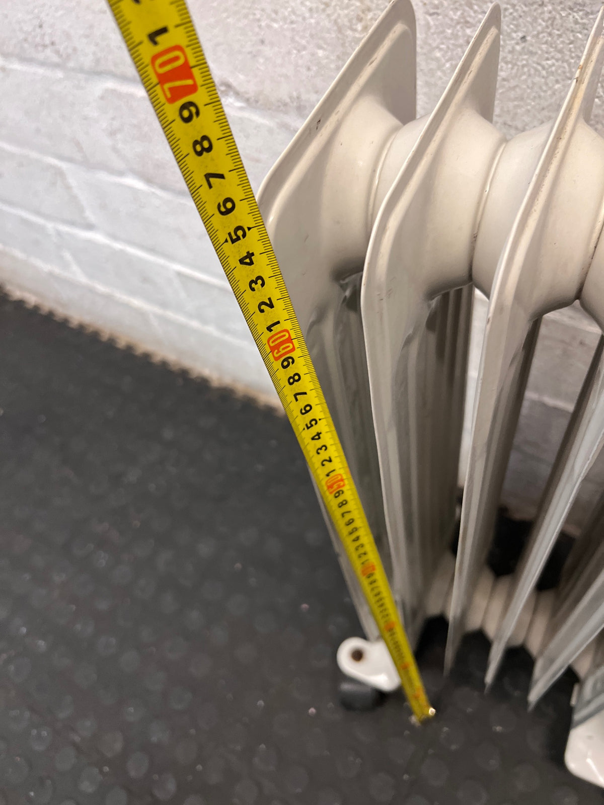 Air Tech Oil-Filled Electric Radiator Heater – height measurement