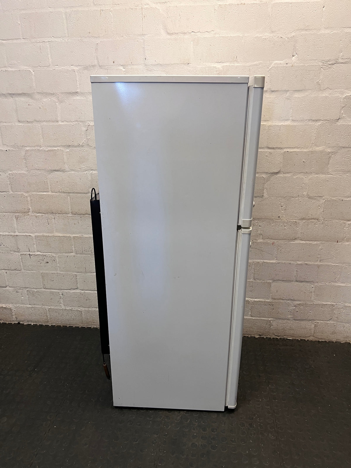 KIC White Top-Mount Fridge-Freezer with Locks — Fridge and Freezer Sections Not Cooling – top view