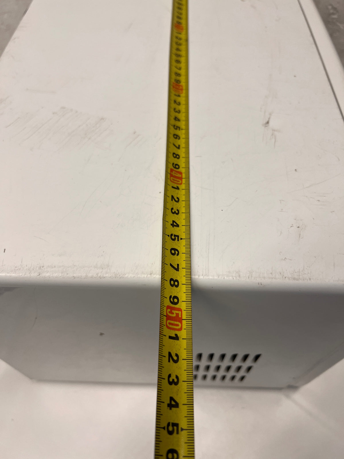 LG Intellowave Countertop Microwave in White — Burning Odour During Use and Missing Internal Plate – width measurement