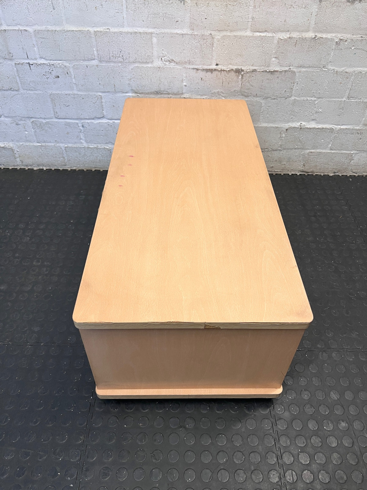 Light Wood-Look TV Unit with Drawer and Shelves – condition detail