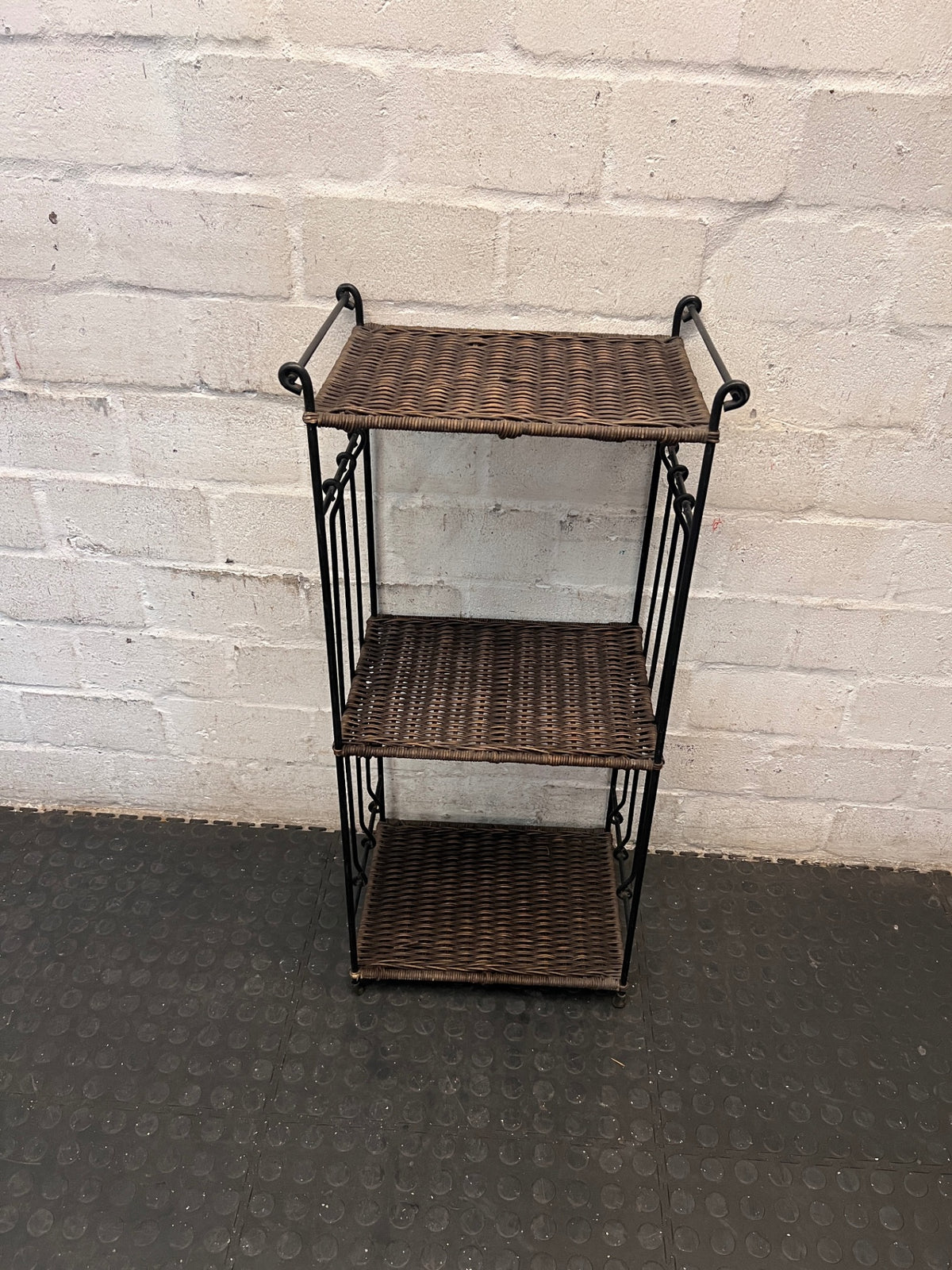 3-Tier Woven Wicker and Metal Shelving Unit – condition detail