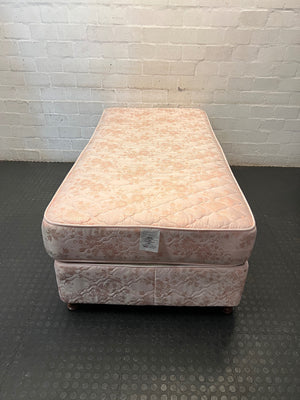 Floral Upholstered Single Base Set in Pink – main front view