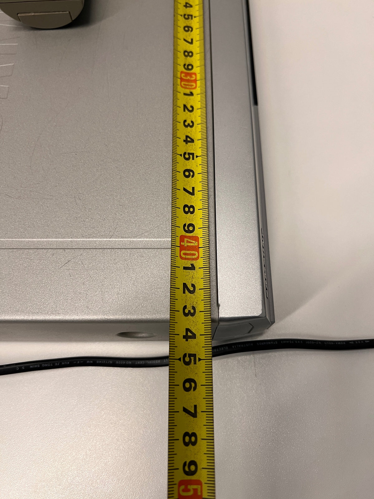 Samsung Silver DVD Player with Remote Control – width measurement