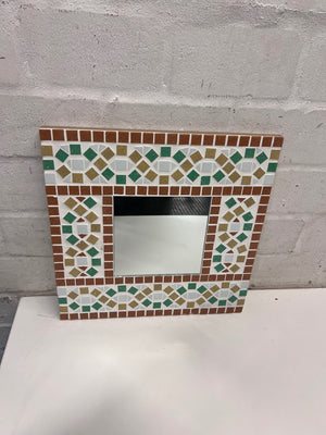 Square Mosaic Tile Wall Mirror – condition detail