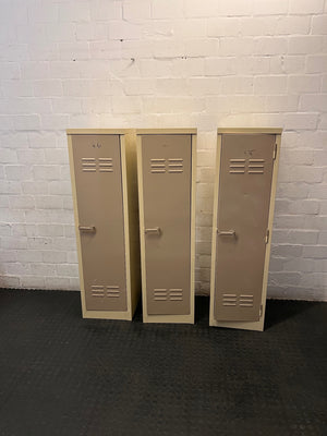 Two-Tone Single Door Steel Locker – condition detail