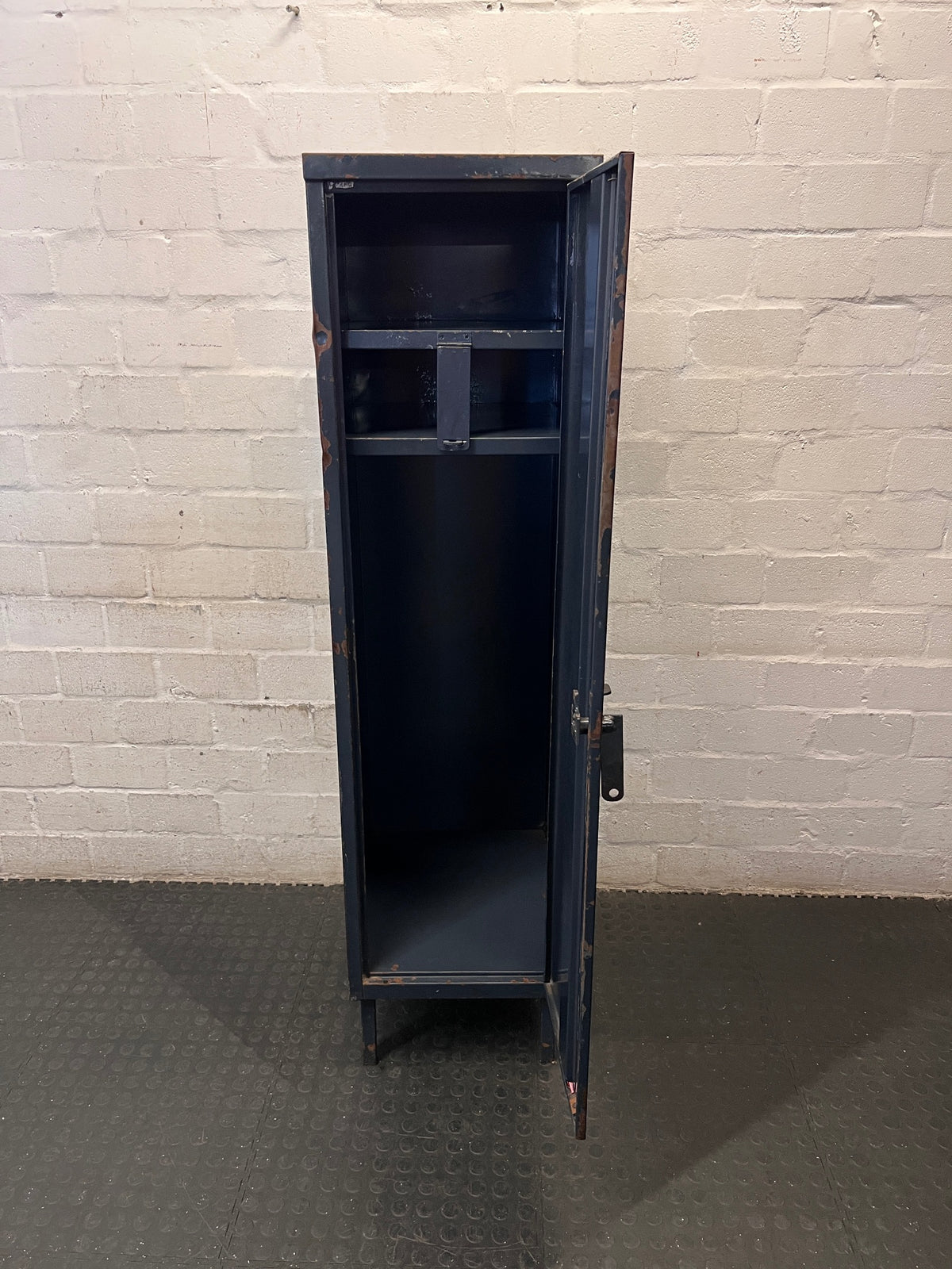 Industrial Single Door Steel Locker – side view