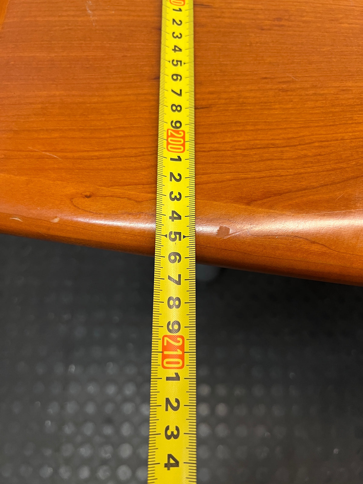 L-Shaped Office Desk with Teardrop Return and Drawers – depth measurement