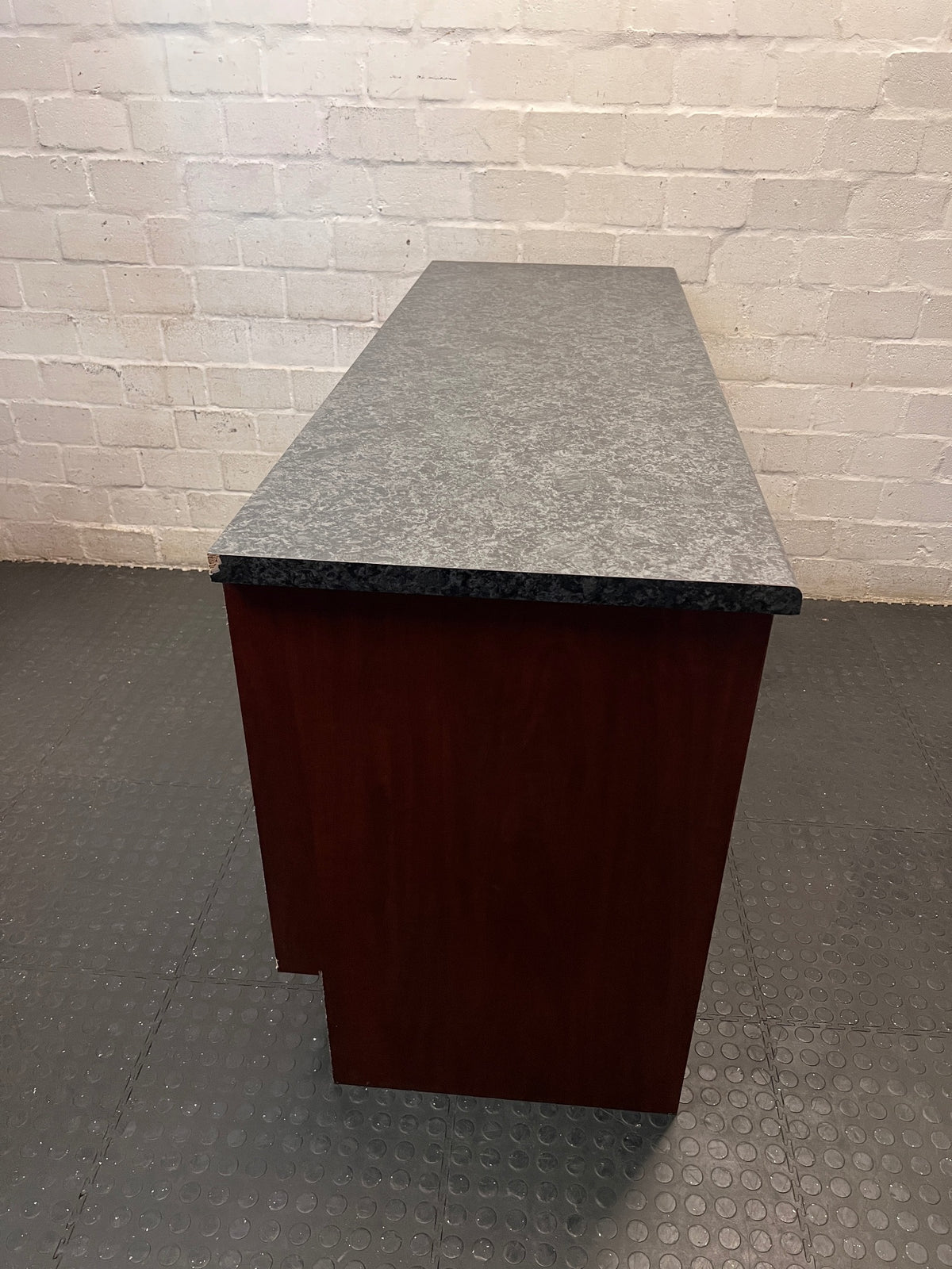 Mahogany Finish Canteen Unit with Stone-Effect Top – condition detail