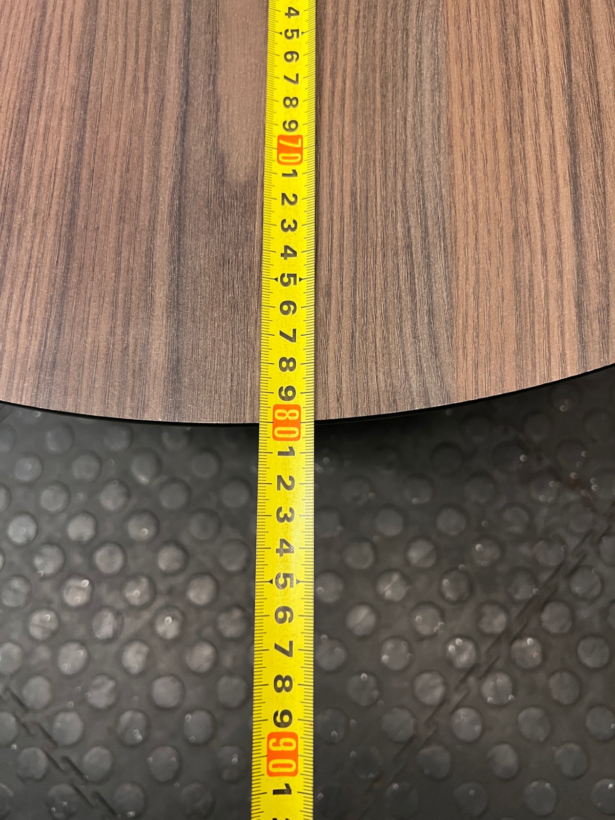 Round Wood-Grain Finish Coffee Table with Tapered Legs – depth measurement