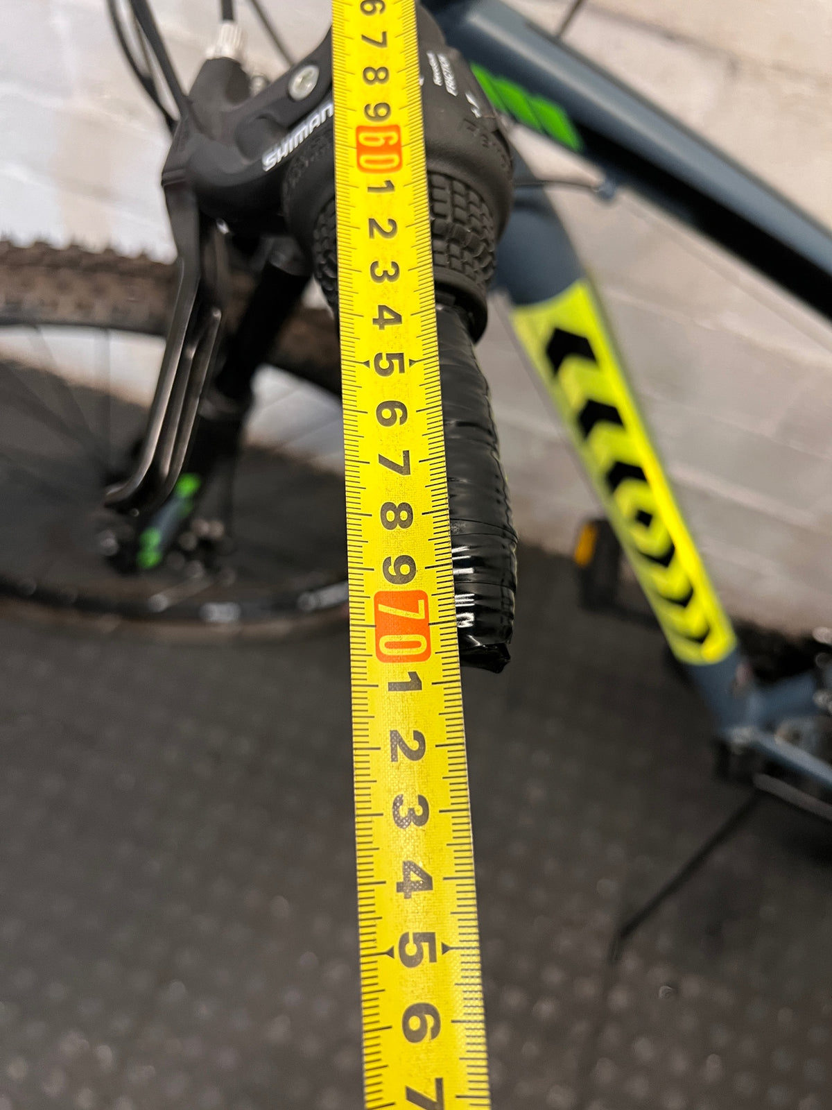 Mason Grey and Neon Mountain Bicycle – depth measurement