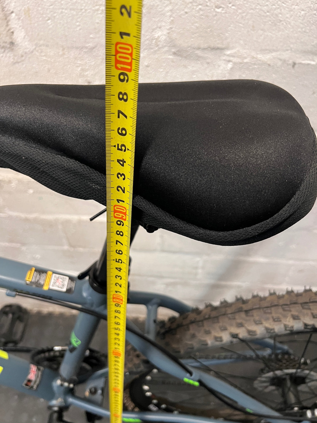 Mason Grey and Neon Mountain Bicycle – width measurement