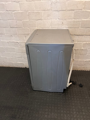 Defy Silver Freestanding Dishwasher – condition detail