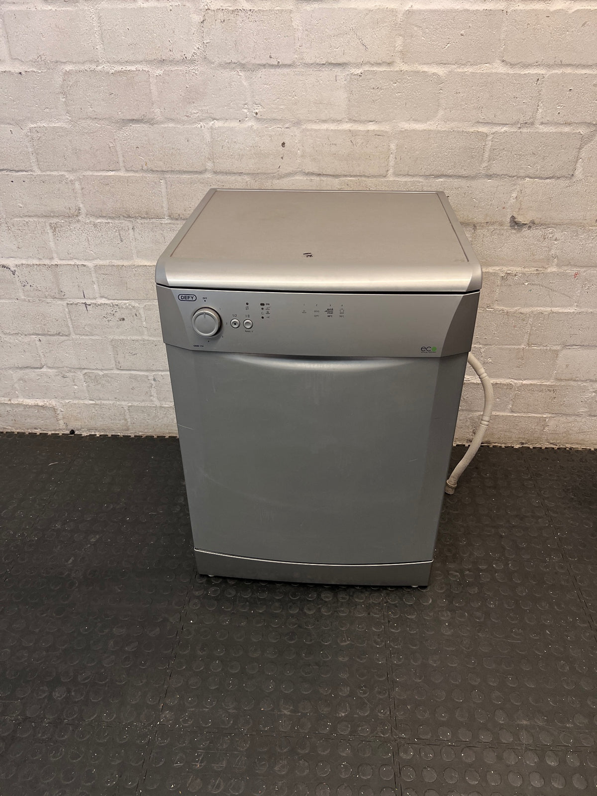 Defy Silver Freestanding Dishwasher – main front view